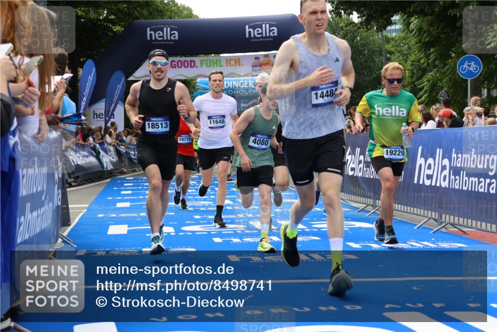 29.06.2025 - hella hamburg halbmarathon Strokosch-Dieckow http://msf.ph/oto/8498741 29.06.2025 10:43:32 Ziel 3116, 3928, 4080, 4318, 5124, 5436, 5506, 7635, 8664, 9114, 9931, 10246, 11648, 12623, 13421, 13996, 14484, 14690, 15328, 15932, 16338, 17912, 18449, 18513, 18775, 18810, 18942, 19229 meine-sportfotos.de