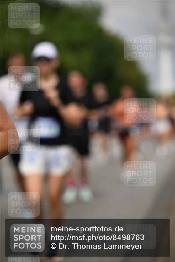 29.06.2025 - hella hamburg halbmarathon Dr. Thomas Lammeyer http://msf.ph/oto/8498763 29.06.2025 10:23:47 Kennedybrücke 1159, 1160, 1708, 2405, 2703, 2795, 2812, 2918, 2993, 2995, 3446, 3631, 4108, 4110, 4170, 4562, 4570, 4979, 5035, 5178, 5251, 5397, 5429, 5449, 5878, 6249, 6542, 6796, 6797, 6872, 6939, 7143, 7248, 7249, 7647, 7836, 8427, 8537, 8778, 9270, 9272, 9856, 10124, 10349, 10540, 10594, 10966, 11247 meine-sportfotos.de