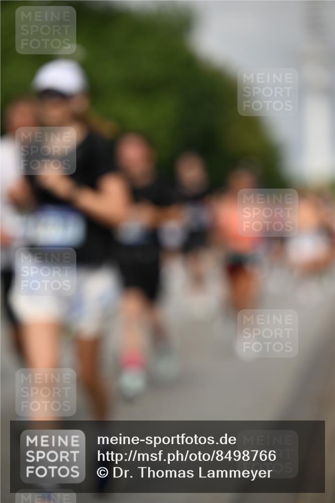 29.06.2025 - hella hamburg halbmarathon Dr. Thomas Lammeyer http://msf.ph/oto/8498766 29.06.2025 10:23:47 Kennedybrücke 1159, 1160, 1708, 2405, 2703, 2795, 2812, 2918, 2993, 2995, 3446, 3631, 4108, 4110, 4170, 4562, 4570, 4979, 5035, 5178, 5251, 5397, 5429, 5449, 5878, 6249, 6542, 6796, 6797, 6872, 6939, 7143, 7248, 7249, 7647, 7836, 8427, 8537, 8778, 9270, 9272, 9856, 10124, 10349, 10540, 10594, 10966, 11247 meine-sportfotos.de