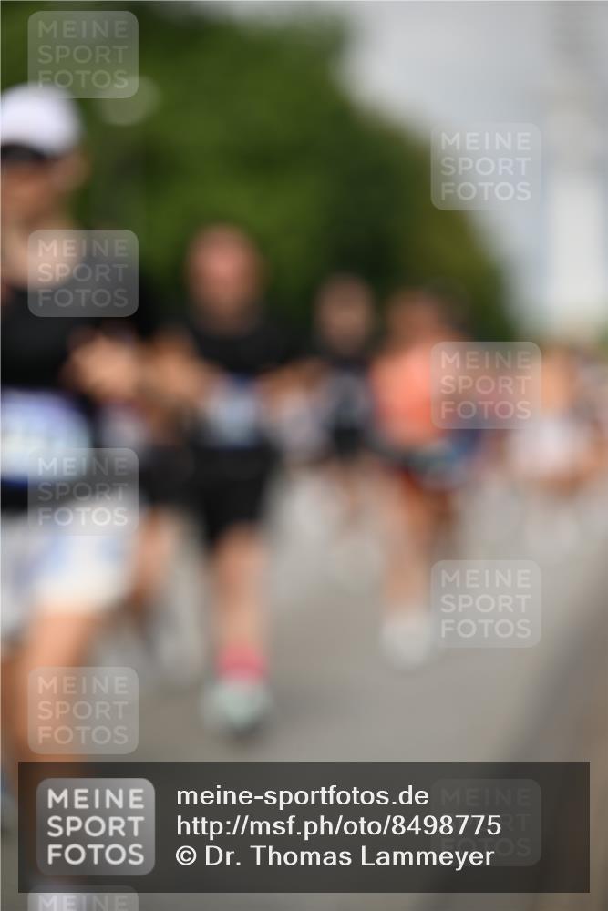 29.06.2025 - hella hamburg halbmarathon Dr. Thomas Lammeyer http://msf.ph/oto/8498775 29.06.2025 10:23:47 Kennedybrücke 1159, 1160, 1708, 2405, 2703, 2795, 2812, 2918, 2993, 2995, 3446, 3631, 4108, 4110, 4170, 4562, 4570, 4979, 5035, 5178, 5251, 5397, 5429, 5449, 5878, 6249, 6542, 6796, 6797, 6872, 6939, 7143, 7248, 7249, 7647, 7836, 8427, 8537, 8778, 9270, 9272, 9856, 10124, 10349, 10540, 10594, 10966, 11247 meine-sportfotos.de