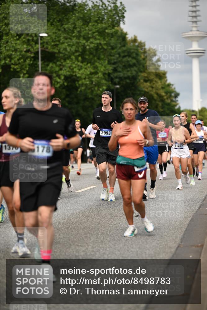 29.06.2025 - hella hamburg halbmarathon Dr. Thomas Lammeyer http://msf.ph/oto/8498783 29.06.2025 10:23:48 Kennedybrücke 1159, 1160, 1708, 2405, 2703, 2795, 2812, 2918, 2993, 2995, 3446, 3631, 4108, 4170, 4562, 4570, 4979, 5035, 5178, 5251, 5397, 5429, 5449, 5878, 6249, 6796, 6797, 6872, 6939, 7143, 7248, 7249, 7647, 7836, 8427, 8537, 8778, 10349, 10540, 10594, 10966, 11247 meine-sportfotos.de