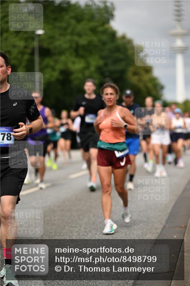 29.06.2025 - hella hamburg halbmarathon Dr. Thomas Lammeyer http://msf.ph/oto/8498799 29.06.2025 10:23:49 Kennedybrücke 1159, 1160, 1708, 2405, 2703, 2795, 2812, 2918, 2993, 2995, 3446, 3631, 4170, 4562, 4570, 4979, 5035, 5178, 5251, 5397, 5429, 5878, 6249, 6796, 6797, 6872, 6874, 6939, 7248, 7249, 7647, 7836, 8427, 8537, 8778, 10349, 10540, 10594, 10966, 11247 meine-sportfotos.de