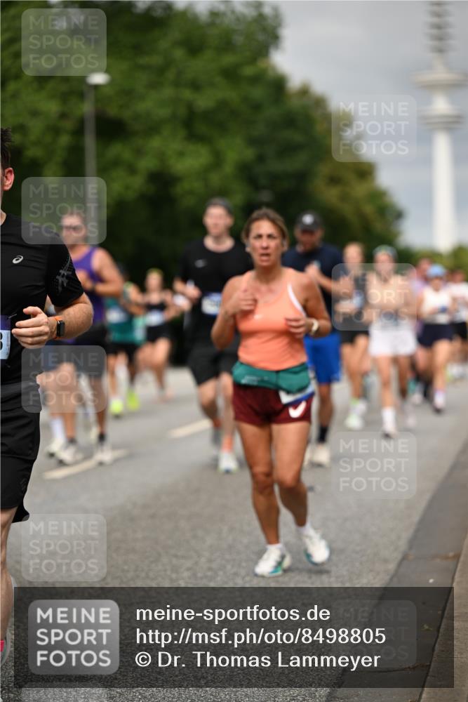 29.06.2025 - hella hamburg halbmarathon Dr. Thomas Lammeyer http://msf.ph/oto/8498805 29.06.2025 10:23:49 Kennedybrücke 1159, 1160, 1708, 2405, 2703, 2795, 2812, 2918, 2993, 2995, 3446, 3631, 4170, 4562, 4570, 4979, 5035, 5178, 5251, 5397, 5429, 5878, 6249, 6796, 6797, 6872, 6874, 6939, 7248, 7249, 7647, 7836, 8427, 8537, 8778, 10349, 10540, 10594, 10966, 11247 meine-sportfotos.de