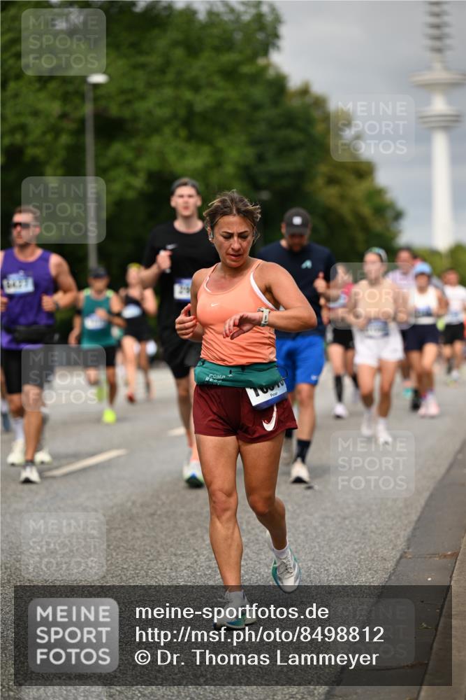 29.06.2025 - hella hamburg halbmarathon Dr. Thomas Lammeyer http://msf.ph/oto/8498812 29.06.2025 10:23:49 Kennedybrücke 1159, 1160, 1708, 2405, 2703, 2795, 2812, 2918, 2993, 2995, 3446, 3631, 4170, 4562, 4570, 4979, 5035, 5178, 5251, 5397, 5429, 5878, 6249, 6796, 6797, 6872, 6874, 6939, 7248, 7249, 7647, 7836, 8427, 8537, 8778, 10349, 10540, 10594, 10966, 11247 meine-sportfotos.de
