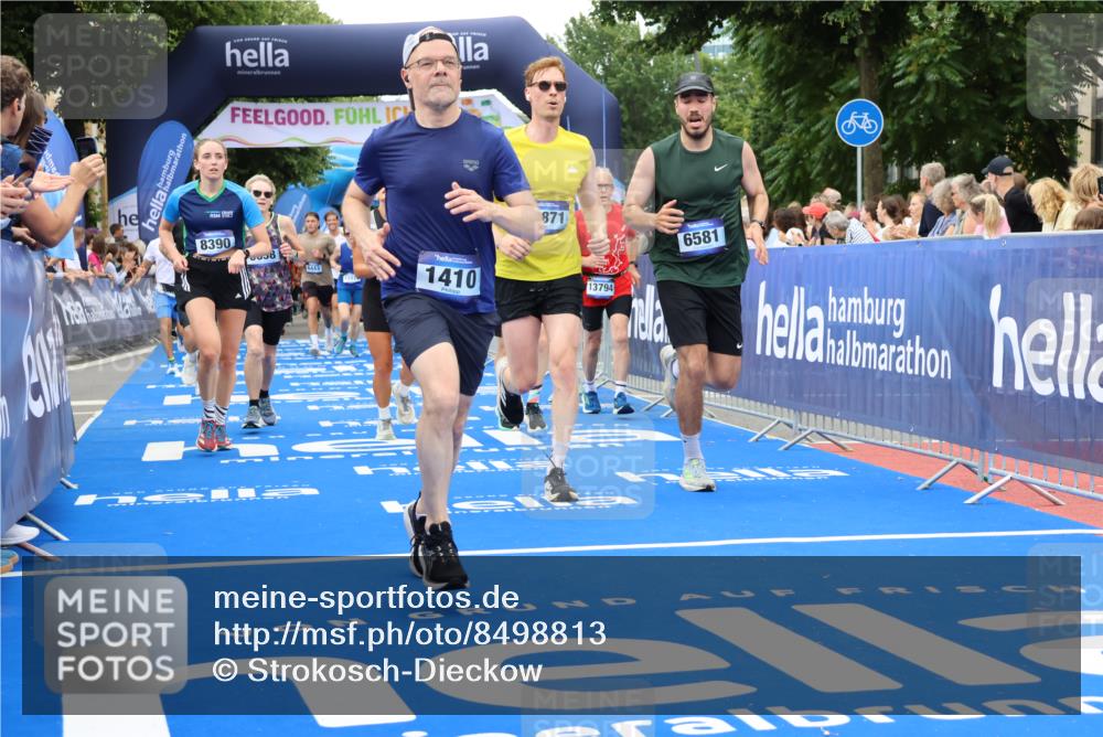 29.06.2025 - hella hamburg halbmarathon Strokosch-Dieckow http://msf.ph/oto/8498813 29.06.2025 10:54:07 Ziel 1151, 1410, 3177, 3208, 3209, 3898, 5638, 6082, 6084, 6294, 6356, 6443, 6581, 8390, 9032, 9791, 11499, 12213, 12379, 13033, 13397, 13794, 15169, 15524, 16780, 16871, 17348, 18308 meine-sportfotos.de