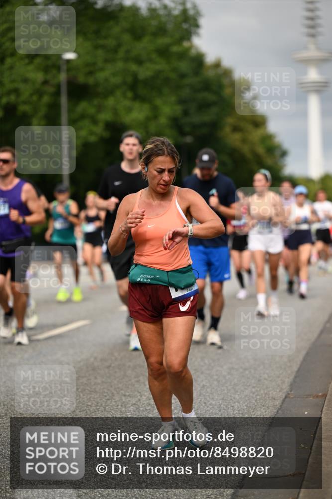 29.06.2025 - hella hamburg halbmarathon Dr. Thomas Lammeyer http://msf.ph/oto/8498820 29.06.2025 10:23:49 Kennedybrücke 1159, 1160, 1708, 2405, 2703, 2795, 2812, 2918, 2993, 2995, 3446, 3631, 4170, 4562, 4570, 4979, 5035, 5178, 5251, 5397, 5429, 5878, 6249, 6796, 6797, 6872, 6874, 6939, 7248, 7249, 7647, 7836, 8427, 8537, 8778, 10349, 10540, 10594, 10966, 11247 meine-sportfotos.de