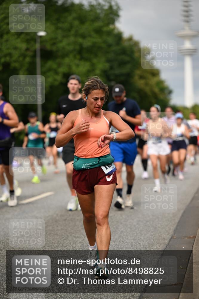 29.06.2025 - hella hamburg halbmarathon Dr. Thomas Lammeyer http://msf.ph/oto/8498825 29.06.2025 10:23:49 Kennedybrücke 1159, 1160, 1708, 2405, 2703, 2795, 2812, 2918, 2993, 2995, 3446, 3631, 4170, 4562, 4570, 4979, 5035, 5178, 5251, 5397, 5429, 5878, 6249, 6796, 6797, 6872, 6874, 6939, 7248, 7249, 7647, 7836, 8427, 8537, 8778, 10349, 10540, 10594, 10966, 11247 meine-sportfotos.de