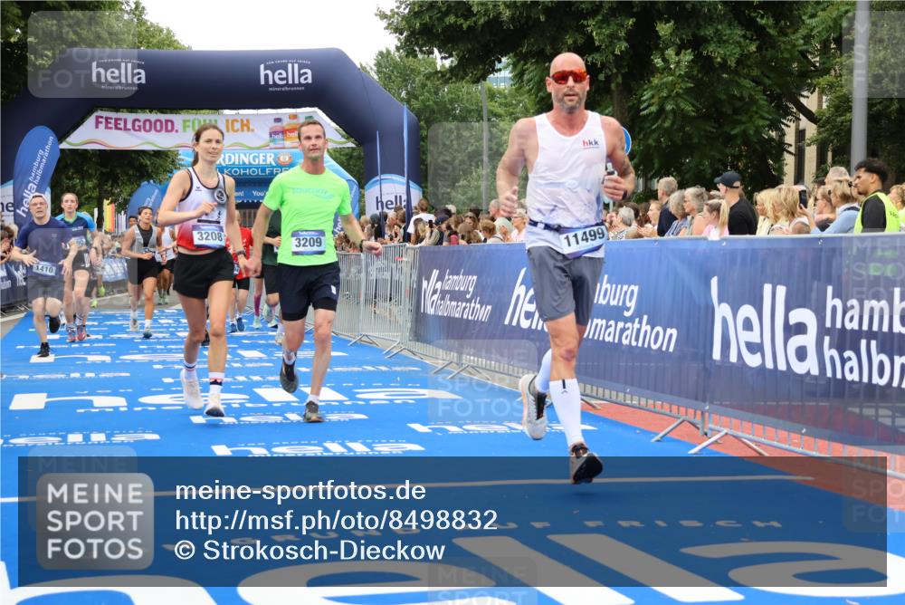 29.06.2025 - hella hamburg halbmarathon Strokosch-Dieckow http://msf.ph/oto/8498832 29.06.2025 10:54:04 Ziel 1151, 1410, 1815, 2432, 3096, 3208, 3209, 3898, 5638, 6294, 6356, 6374, 6443, 6581, 8390, 8394, 9032, 9791, 11499, 11789, 12213, 12379, 13397, 13794, 13869, 15524, 16780, 16871, 17348, 18308 meine-sportfotos.de