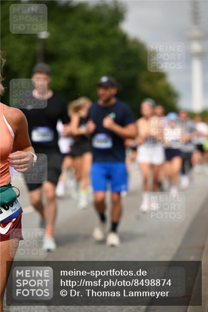 29.06.2025 - hella hamburg halbmarathon Dr. Thomas Lammeyer http://msf.ph/oto/8498874 29.06.2025 10:23:51 Kennedybrücke 1145, 1159, 1160, 1708, 2405, 2703, 2795, 2918, 2993, 2995, 3446, 3631, 4170, 4562, 4570, 4979, 5035, 5178, 5251, 5397, 5429, 5556, 5878, 6249, 6796, 6797, 6872, 6874, 6939, 7137, 7248, 7249, 7647, 7836, 8427, 8537, 8778, 10349, 10540, 10594, 10966, 11036, 11247 meine-sportfotos.de