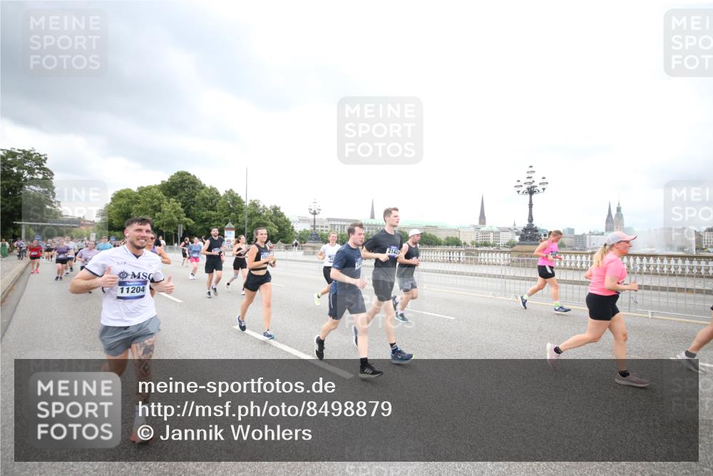 29.06.2025 - hella hamburg halbmarathon Jannik Wohlers http://msf.ph/oto/8498879 29.06.2025 10:56:15 Lombardsbrücke 1047, 2143, 2307, 2887, 2991, 3418, 3438, 3516, 3517, 3520, 3614, 3675, 3676, 3953, 3987, 4094, 4118, 4773, 5237, 5438, 5911, 5944, 6348, 6349, 7307, 8108, 8150, 8606, 8939, 8943, 9172, 9210, 9517, 9902, 9905, 9910, 10555, 10569, 10571, 10932, 10936, 11047, 11089, 11204, 12221, 12328, 12354, 12543, 12993, 13096, 13108, 13834, 14711, 14746, 15215, 15747, 15748, 15823, 16034, 16934, 17494, 17797, 18047, 18197 meine-sportfotos.de