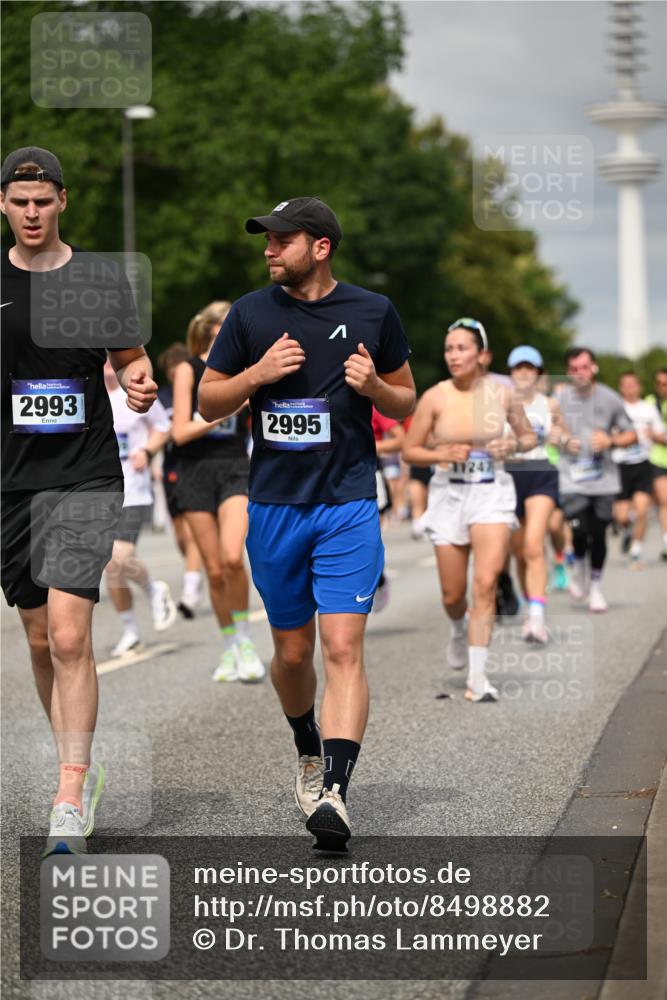 29.06.2025 - hella hamburg halbmarathon Dr. Thomas Lammeyer http://msf.ph/oto/8498882 29.06.2025 10:23:51 Kennedybrücke 1145, 1159, 1160, 1708, 2405, 2703, 2795, 2918, 2993, 2995, 3446, 3631, 4170, 4562, 4570, 4979, 5035, 5178, 5251, 5397, 5429, 5556, 5878, 6249, 6796, 6797, 6872, 6874, 6939, 7137, 7248, 7249, 7647, 7836, 8427, 8537, 8778, 10349, 10540, 10594, 10966, 11036, 11247 meine-sportfotos.de