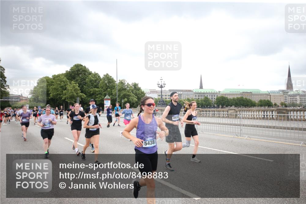 29.06.2025 - hella hamburg halbmarathon Jannik Wohlers http://msf.ph/oto/8498883 29.06.2025 10:56:16 Lombardsbrücke 1047, 2143, 2307, 2887, 2991, 3418, 3438, 3516, 3517, 3520, 3614, 3675, 3676, 3953, 4094, 4118, 4773, 5237, 5438, 5911, 5944, 6348, 6349, 7307, 7381, 8108, 8150, 8606, 8939, 8943, 9172, 9210, 9517, 9902, 9905, 9910, 10555, 10569, 10571, 10932, 10936, 11047, 11089, 11204, 12221, 12328, 12354, 12543, 12993, 13096, 13108, 13834, 14117, 14711, 14746, 15215, 15747, 15748, 15823, 16034, 16934, 17797, 18047, 18197 meine-sportfotos.de