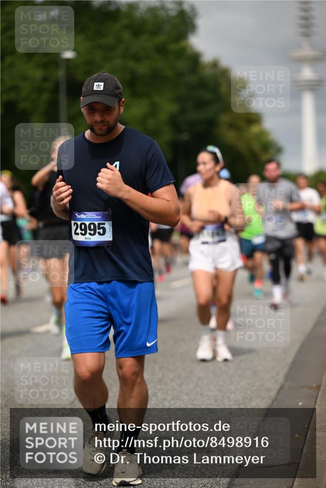 29.06.2025 - hella hamburg halbmarathon Dr. Thomas Lammeyer http://msf.ph/oto/8498916 29.06.2025 10:23:52 Kennedybrücke 1145, 1159, 1160, 1708, 2405, 2703, 2795, 2918, 2993, 2995, 3446, 3631, 4170, 4562, 4570, 4979, 5035, 5178, 5251, 5397, 5429, 5556, 5834, 5878, 6249, 6796, 6797, 6872, 6874, 6939, 7137, 7248, 7249, 7647, 7836, 8427, 8537, 8778, 10349, 10540, 10594, 10966, 11036, 11247 meine-sportfotos.de