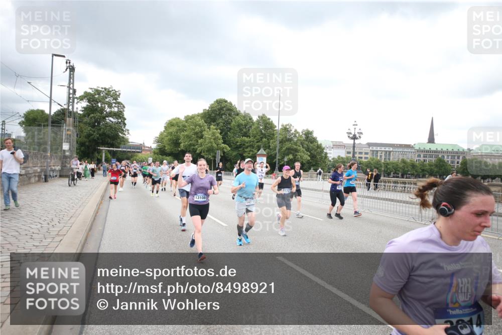 29.06.2025 - hella hamburg halbmarathon Jannik Wohlers http://msf.ph/oto/8498921 29.06.2025 10:56:18 Lombardsbrücke 1047, 2143, 2307, 2887, 2991, 3418, 3438, 3516, 3517, 3520, 3614, 3675, 3676, 4094, 4118, 4773, 5237, 5438, 5911, 5944, 6348, 6349, 7307, 7381, 8108, 8150, 8606, 8939, 8943, 9172, 9210, 9402, 9404, 9517, 9902, 9905, 9910, 10138, 10309, 10555, 10569, 10571, 10932, 10936, 11047, 11089, 11204, 12221, 12328, 12354, 12543, 12993, 13096, 13108, 13801, 13834, 14117, 14472, 14711, 14746, 15215, 15748, 15823, 16034, 17797, 18197 meine-sportfotos.de