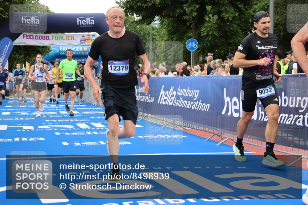 29.06.2025 - hella hamburg halbmarathon Strokosch-Dieckow http://msf.ph/oto/8498939 29.06.2025 10:54:03 Ziel 1151, 1410, 1815, 2432, 3096, 3208, 3209, 5638, 6294, 6356, 6374, 6481, 6581, 7918, 8390, 8394, 9032, 9791, 11499, 11789, 12379, 13032, 13397, 13794, 13869, 15524, 16871, 17348, 18308 meine-sportfotos.de