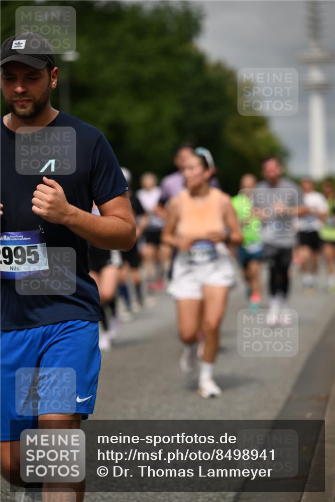 29.06.2025 - hella hamburg halbmarathon Dr. Thomas Lammeyer http://msf.ph/oto/8498941 29.06.2025 10:23:53 Kennedybrücke 1145, 1159, 1160, 1708, 2405, 2703, 2795, 2918, 2993, 2995, 3446, 3631, 4170, 4562, 4570, 4979, 5035, 5178, 5251, 5397, 5429, 5556, 5834, 5878, 6249, 6796, 6797, 6872, 6874, 6939, 7137, 7248, 7249, 7647, 7836, 8427, 8537, 8778, 10349, 10540, 10594, 10966, 11036, 11247 meine-sportfotos.de