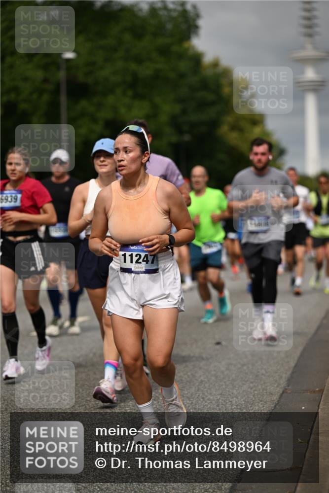 29.06.2025 - hella hamburg halbmarathon Dr. Thomas Lammeyer http://msf.ph/oto/8498964 29.06.2025 10:23:54 Kennedybrücke 1145, 1708, 2405, 2795, 2918, 2993, 2995, 3446, 3631, 4170, 4562, 4570, 4979, 5035, 5123, 5178, 5251, 5397, 5429, 5556, 5834, 5878, 6444, 6796, 6797, 6872, 6874, 6939, 7137, 7248, 7249, 7647, 7836, 8427, 8537, 8778, 10349, 10540, 10594, 10966, 11036, 11247 meine-sportfotos.de