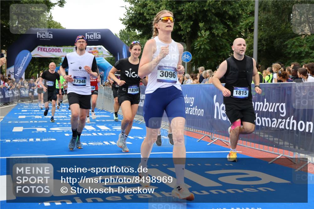 29.06.2025 - hella hamburg halbmarathon Strokosch-Dieckow http://msf.ph/oto/8498969 29.06.2025 10:54:00 Ziel 1151, 1410, 1815, 2432, 3096, 3208, 3209, 6294, 6356, 6374, 6481, 6581, 7395, 7918, 7973, 8394, 9032, 11499, 11789, 12379, 13032, 13397, 13869, 14175, 16477, 16871, 17348, 18308, 18831, 18879 meine-sportfotos.de