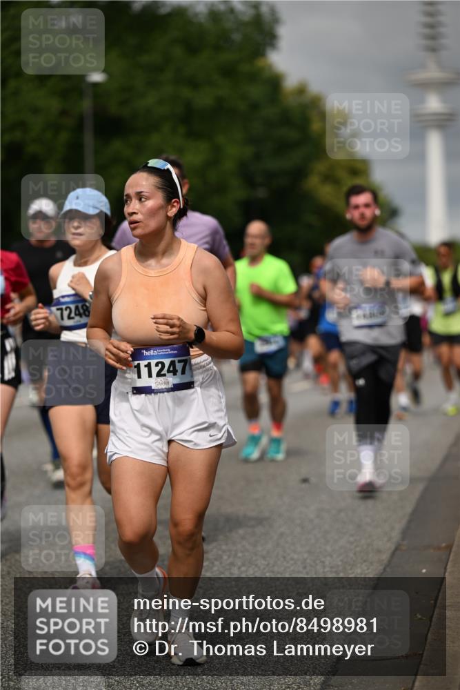 29.06.2025 - hella hamburg halbmarathon Dr. Thomas Lammeyer http://msf.ph/oto/8498981 29.06.2025 10:23:55 Kennedybrücke 1145, 2405, 2795, 2918, 2993, 2995, 3446, 3631, 4170, 4562, 4570, 4979, 5035, 5123, 5178, 5251, 5397, 5429, 5556, 5834, 5878, 6444, 6796, 6797, 6872, 6874, 6939, 7137, 7248, 7249, 7647, 7836, 7917, 8427, 8537, 8778, 10349, 10540, 10594, 10966, 11036, 11247 meine-sportfotos.de