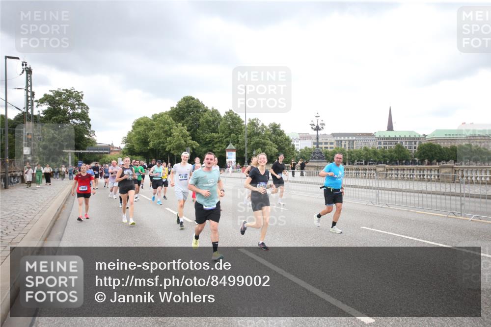 29.06.2025 - hella hamburg halbmarathon Jannik Wohlers http://msf.ph/oto/8499002 29.06.2025 10:56:23 Lombardsbrücke 2887, 2932, 2991, 3348, 3387, 3418, 3438, 3516, 3517, 3614, 4094, 4118, 5589, 5911, 5944, 6348, 6349, 7381, 8150, 8197, 8939, 8943, 9172, 9210, 9402, 9404, 9517, 9902, 9905, 9910, 10138, 10309, 10450, 10571, 10632, 10936, 11047, 11089, 11204, 12328, 12345, 12354, 12993, 13108, 13273, 13671, 13801, 13834, 14117, 14472, 14711, 14746, 15215, 15630, 15748, 15823, 18197 meine-sportfotos.de