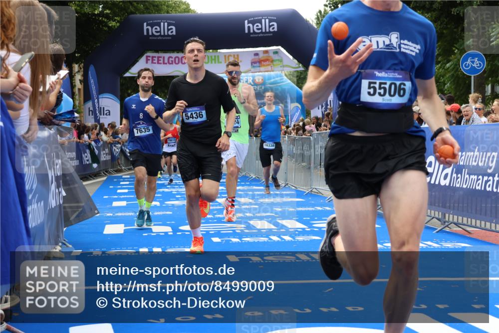 29.06.2025 - hella hamburg halbmarathon Strokosch-Dieckow http://msf.ph/oto/8499009 29.06.2025 10:43:27 Ziel 2653, 3928, 4080, 5124, 5436, 5506, 7635, 8664, 9931, 10237, 10246, 11648, 12623, 13348, 14484, 15921, 16338, 16720, 17391, 18274, 18513, 18775, 18810, 18942, 18987, 19009, 19051, 19229 meine-sportfotos.de