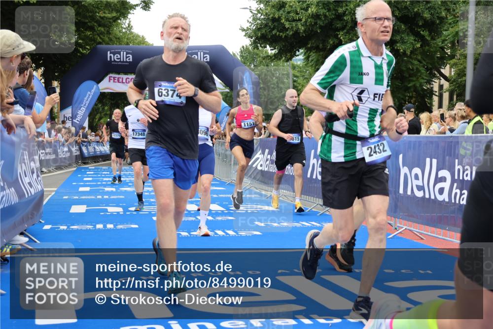29.06.2025 - hella hamburg halbmarathon Strokosch-Dieckow http://msf.ph/oto/8499019 29.06.2025 10:53:59 Ziel 1151, 1410, 1815, 2432, 3096, 3208, 3209, 6356, 6374, 6481, 6581, 7395, 7918, 7973, 8394, 9032, 11499, 11789, 12379, 13032, 13869, 14175, 16477, 16871, 17348, 18308, 18831, 18879 meine-sportfotos.de