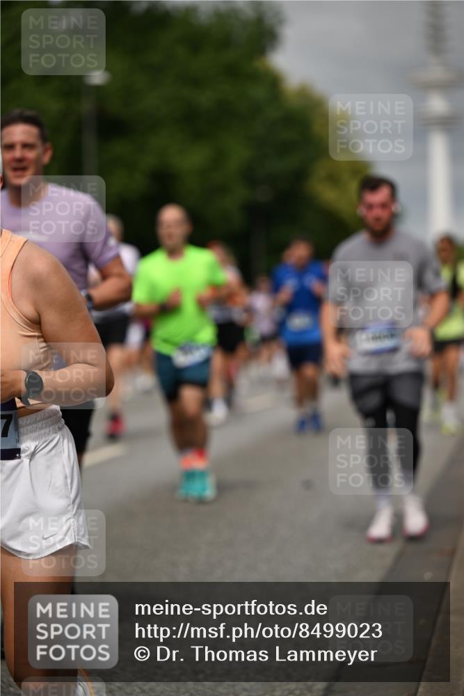 29.06.2025 - hella hamburg halbmarathon Dr. Thomas Lammeyer http://msf.ph/oto/8499023 29.06.2025 10:23:56 Kennedybrücke 1145, 2405, 2795, 2918, 2993, 2995, 3446, 3631, 4170, 4562, 4570, 4979, 5035, 5123, 5178, 5251, 5397, 5429, 5556, 5834, 5849, 5878, 6444, 6796, 6797, 6872, 6874, 6939, 7137, 7248, 7249, 7647, 7836, 7917, 8427, 8537, 8778, 10349, 10540, 10594, 10966, 11036, 11247 meine-sportfotos.de