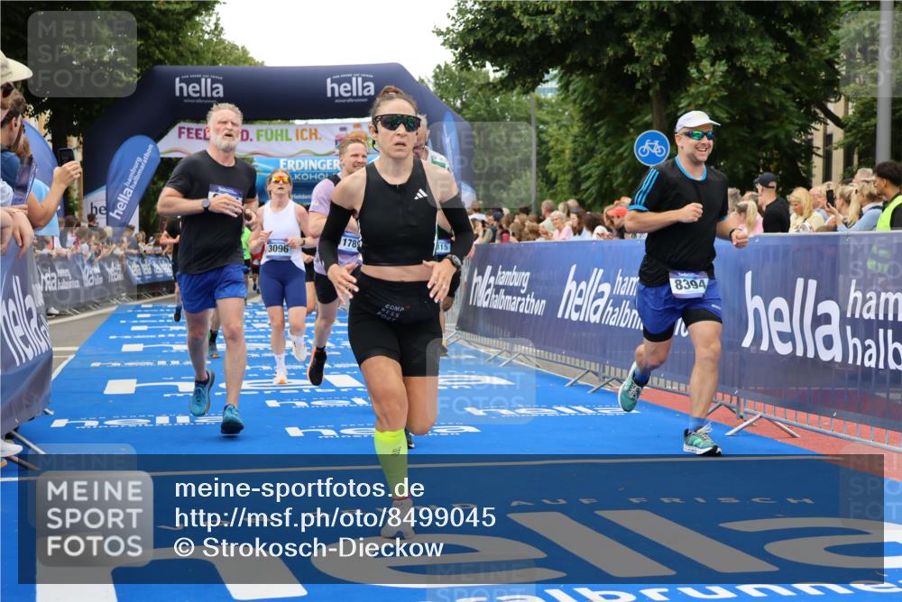 29.06.2025 - hella hamburg halbmarathon Strokosch-Dieckow http://msf.ph/oto/8499045 29.06.2025 10:53:58 Ziel 1151, 1410, 1706, 1815, 1870, 2432, 3096, 3208, 3209, 6356, 6374, 6481, 7395, 7918, 7973, 8394, 9032, 11499, 11789, 12379, 12413, 13032, 13869, 14175, 16477, 16538, 17348, 18308, 18418, 18831, 18879, 18915, 19177 meine-sportfotos.de