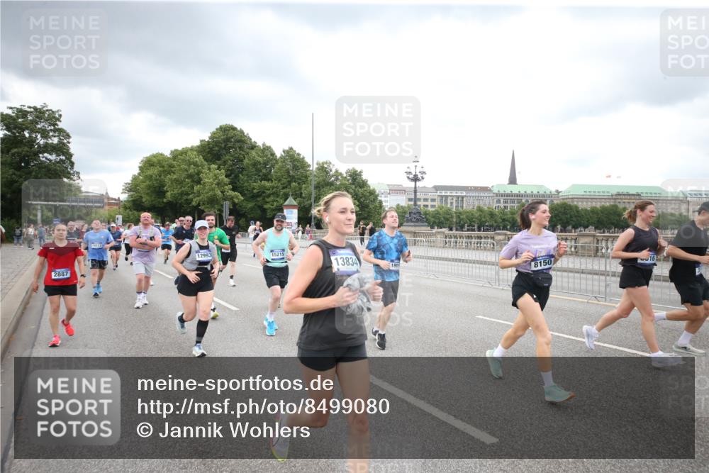 29.06.2025 - hella hamburg halbmarathon Jannik Wohlers http://msf.ph/oto/8499080 29.06.2025 10:56:25 Lombardsbrücke 1207, 2887, 2932, 2991, 3348, 3387, 3418, 3516, 3517, 3614, 4094, 4118, 5589, 5911, 5944, 6284, 6348, 6349, 7381, 7416, 7417, 8150, 8197, 8939, 8943, 9172, 9210, 9402, 9404, 9517, 9902, 9905, 9910, 10016, 10138, 10309, 10450, 10571, 10632, 10936, 11047, 11089, 11204, 12328, 12345, 12354, 12828, 12993, 13108, 13273, 13276, 13671, 13801, 13834, 14117, 14472, 14711, 14746, 15215, 15630, 15748, 15823 meine-sportfotos.de