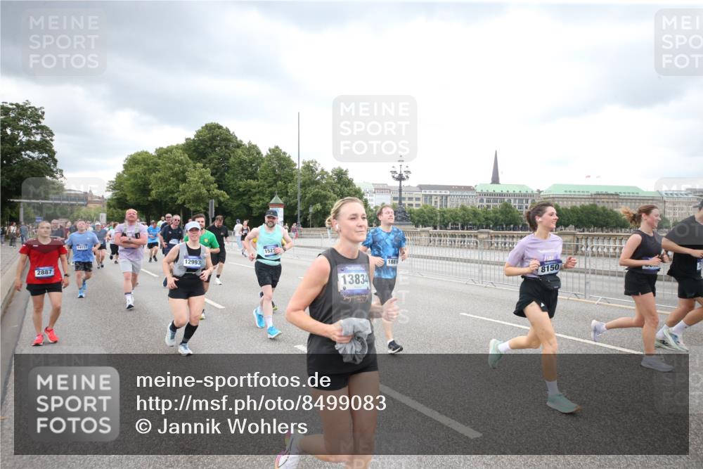 29.06.2025 - hella hamburg halbmarathon Jannik Wohlers http://msf.ph/oto/8499083 29.06.2025 10:56:25 Lombardsbrücke 1207, 2887, 2932, 2991, 3348, 3387, 3418, 3516, 3517, 3614, 4094, 4118, 5589, 5911, 5944, 6284, 6348, 6349, 7381, 7416, 7417, 8150, 8197, 8939, 8943, 9172, 9210, 9402, 9404, 9517, 9902, 9905, 9910, 10016, 10138, 10309, 10450, 10571, 10632, 10936, 11047, 11089, 11204, 12328, 12345, 12354, 12828, 12993, 13108, 13273, 13276, 13671, 13801, 13834, 14117, 14472, 14711, 14746, 15215, 15630, 15748, 15823 meine-sportfotos.de