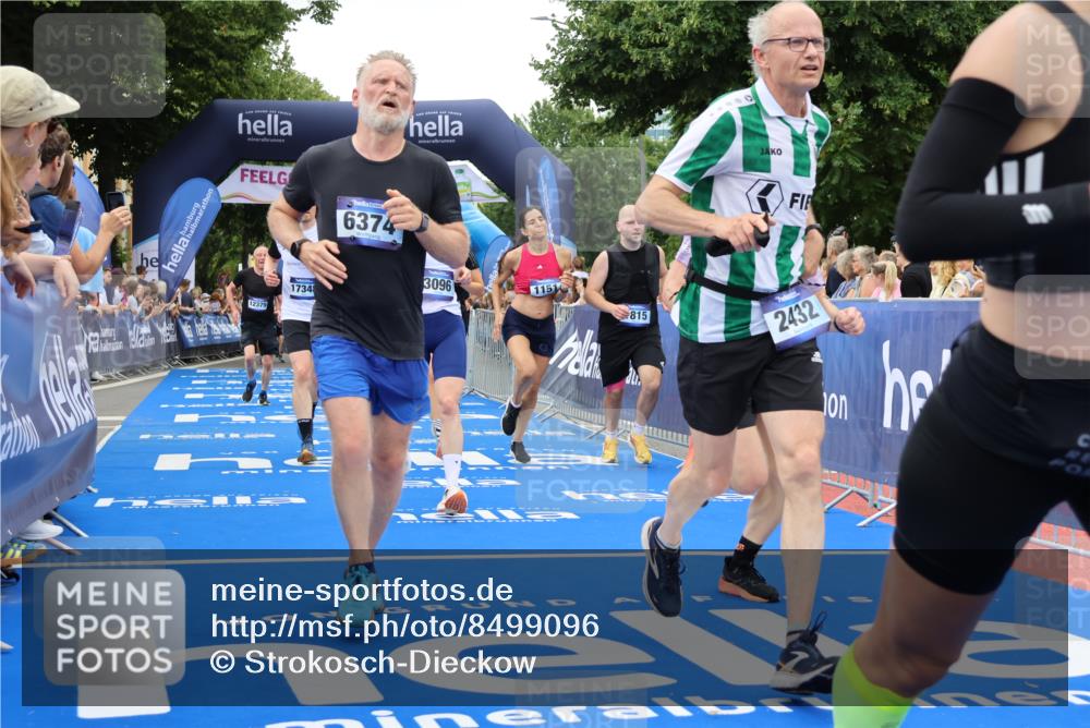 29.06.2025 - hella hamburg halbmarathon Strokosch-Dieckow http://msf.ph/oto/8499096 29.06.2025 10:53:59 Ziel 1151, 1410, 1815, 2432, 3096, 3208, 3209, 6356, 6374, 6481, 6581, 7395, 7918, 7973, 8394, 9032, 11499, 11789, 12379, 13032, 13869, 14175, 16477, 16871, 17348, 18308, 18831, 18879 meine-sportfotos.de