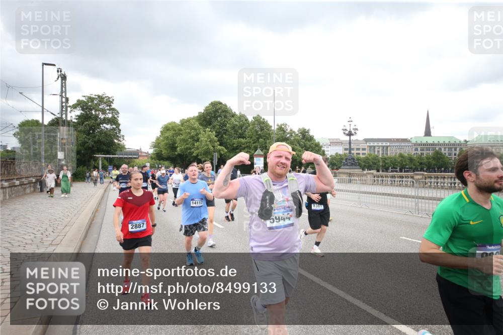 29.06.2025 - hella hamburg halbmarathon Jannik Wohlers http://msf.ph/oto/8499133 29.06.2025 10:56:27 Lombardsbrücke 1207, 2932, 3348, 3387, 3418, 3485, 3516, 3517, 4094, 4118, 4568, 4569, 5589, 5911, 5944, 6284, 6348, 6349, 7381, 7416, 7417, 8150, 8197, 9172, 9210, 9402, 9404, 9517, 9902, 9905, 10016, 10138, 10309, 10450, 10632, 11047, 12328, 12345, 12354, 12828, 12993, 13108, 13194, 13273, 13276, 13671, 13801, 13834, 14117, 14472, 14711, 15215, 15630, 15748, 15823 meine-sportfotos.de