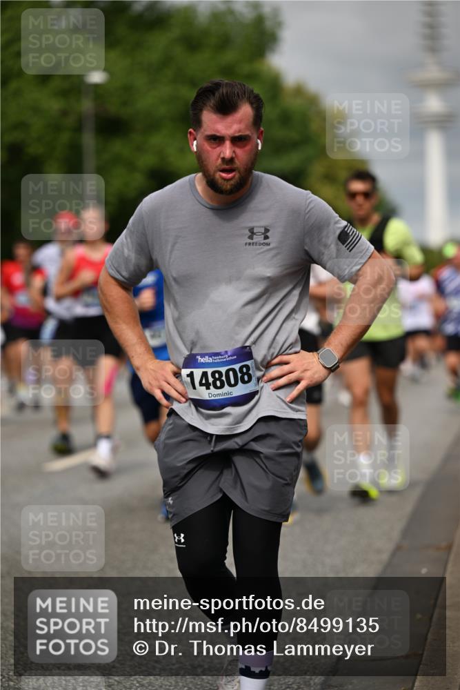 29.06.2025 - hella hamburg halbmarathon Dr. Thomas Lammeyer http://msf.ph/oto/8499135 29.06.2025 10:23:59 Kennedybrücke 1145, 2405, 2795, 2918, 2993, 2995, 3446, 3631, 3678, 4170, 4539, 4562, 4570, 4614, 4979, 5035, 5123, 5178, 5251, 5397, 5429, 5556, 5834, 5849, 5878, 6444, 6796, 6797, 6872, 6874, 6939, 7137, 7248, 7249, 7647, 7836, 7917, 8427, 8537, 8778, 10349, 10594, 10622, 10966, 11028, 11036, 11247 meine-sportfotos.de