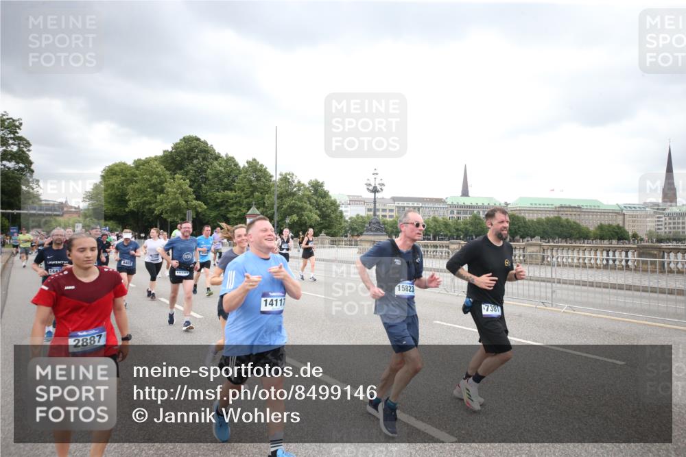 29.06.2025 - hella hamburg halbmarathon Jannik Wohlers http://msf.ph/oto/8499146 29.06.2025 10:56:28 Lombardsbrücke 1207, 2932, 3348, 3387, 3418, 3485, 3516, 3517, 4094, 4118, 4568, 4569, 5589, 5911, 5944, 6284, 6348, 6349, 7381, 7416, 7417, 7964, 8150, 8197, 9172, 9210, 9402, 9404, 9517, 9902, 9905, 10016, 10138, 10309, 10450, 10632, 11047, 12328, 12345, 12354, 12828, 12829, 12993, 13194, 13273, 13276, 13671, 13801, 13834, 14117, 14472, 14711, 15215, 15499, 15630, 15748, 15823 meine-sportfotos.de