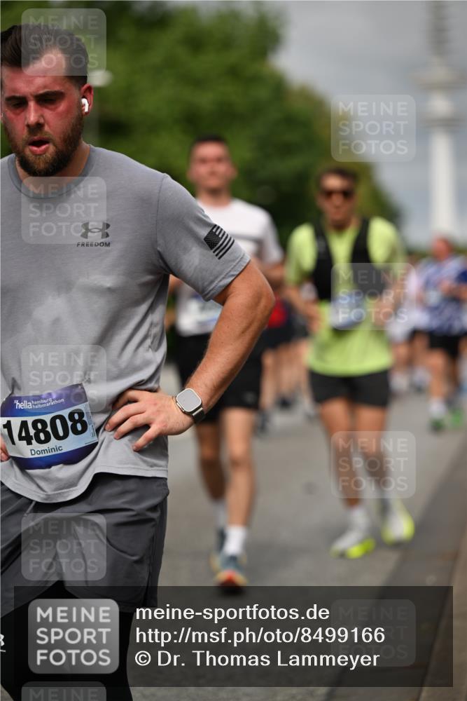 29.06.2025 - hella hamburg halbmarathon Dr. Thomas Lammeyer http://msf.ph/oto/8499166 29.06.2025 10:24:00 Kennedybrücke 1145, 2405, 2795, 2918, 2993, 2995, 3278, 3446, 3631, 3678, 4170, 4539, 4562, 4570, 4614, 4979, 5035, 5123, 5178, 5251, 5397, 5429, 5556, 5834, 5849, 5878, 6444, 6796, 6797, 6872, 6874, 6939, 7137, 7248, 7249, 7647, 7744, 7836, 7917, 8427, 8537, 10349, 10594, 10622, 10966, 11028, 11036, 11247 meine-sportfotos.de