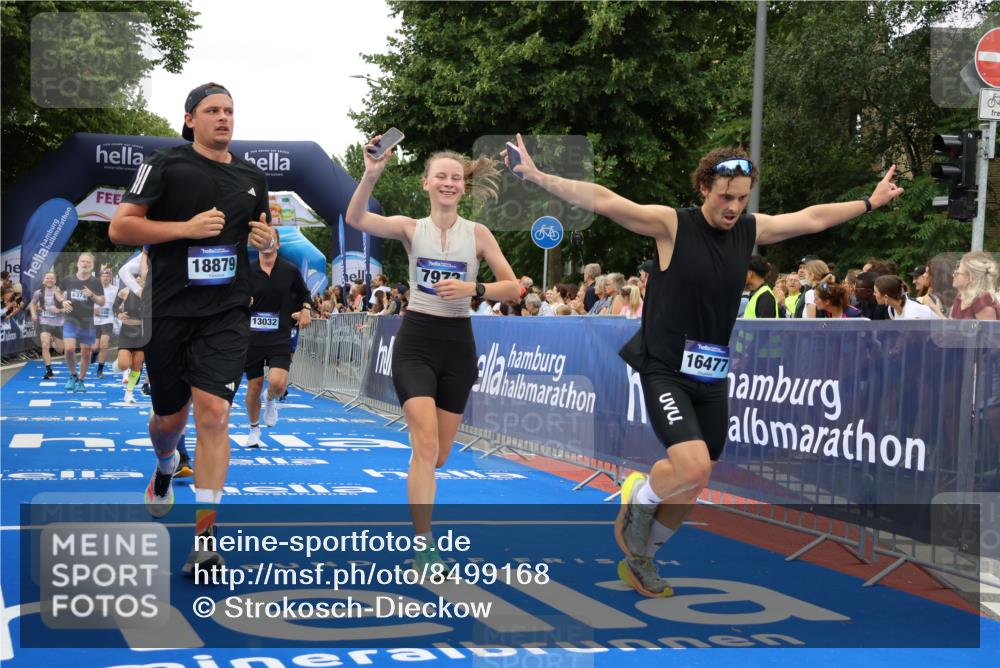 29.06.2025 - hella hamburg halbmarathon Strokosch-Dieckow http://msf.ph/oto/8499168 29.06.2025 10:53:55 Ziel 1151, 1706, 1815, 1870, 2432, 3096, 6260, 6356, 6374, 6481, 7395, 7918, 7973, 8394, 9032, 9922, 10891, 11789, 12413, 13032, 13869, 14026, 14175, 15502, 16477, 16538, 17348, 18308, 18418, 18487, 18759, 18831, 18879, 18915, 19177 meine-sportfotos.de