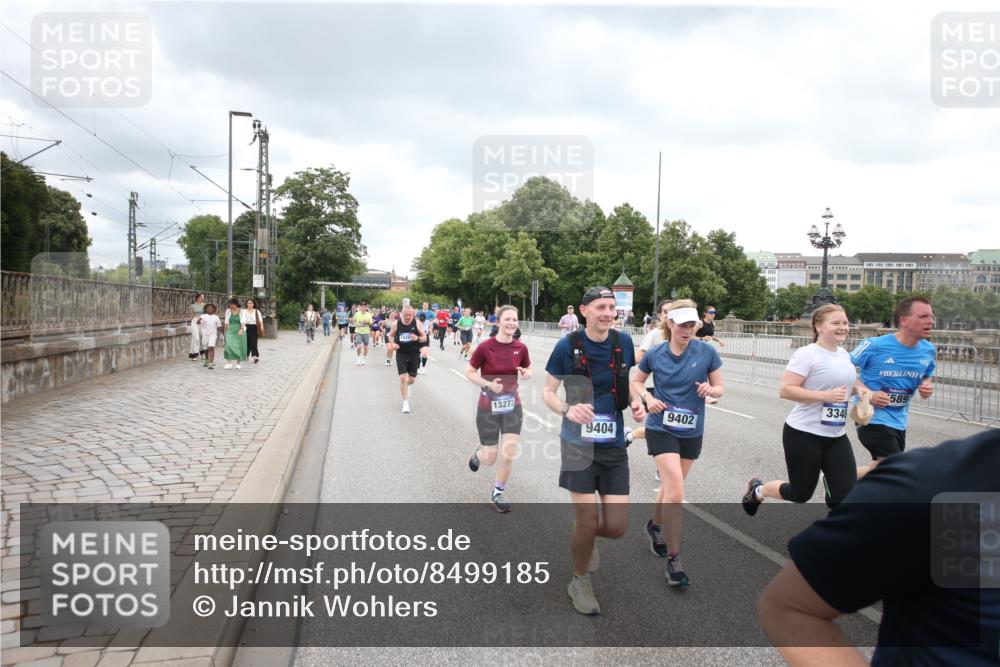 29.06.2025 - hella hamburg halbmarathon Jannik Wohlers http://msf.ph/oto/8499185 29.06.2025 10:56:31 Lombardsbrücke 1207, 2871, 2932, 3348, 3387, 3418, 3470, 3485, 3516, 3517, 4094, 4118, 4568, 4569, 5589, 5944, 6284, 6348, 6349, 6981, 7381, 7416, 7417, 7964, 8150, 8197, 8546, 9298, 9299, 9402, 9404, 9513, 9517, 9902, 9905, 10016, 10138, 10142, 10309, 10450, 10632, 11047, 11050, 12226, 12328, 12345, 12828, 12829, 12993, 13194, 13273, 13276, 13671, 13801, 13834, 13878, 14117, 14472, 15215, 15499, 15630, 15748, 15823 meine-sportfotos.de