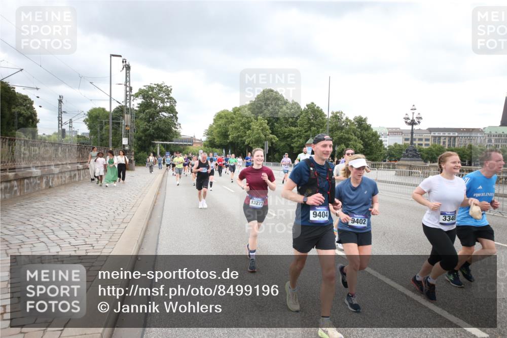 29.06.2025 - hella hamburg halbmarathon Jannik Wohlers http://msf.ph/oto/8499196 29.06.2025 10:56:31 Lombardsbrücke 1207, 2871, 2932, 3348, 3387, 3418, 3470, 3485, 3516, 3517, 4094, 4118, 4568, 4569, 5589, 5944, 6284, 6348, 6349, 6981, 7381, 7416, 7417, 7964, 8150, 8197, 8546, 9298, 9299, 9402, 9404, 9513, 9517, 9902, 9905, 10016, 10138, 10142, 10309, 10450, 10632, 11047, 11050, 12226, 12328, 12345, 12828, 12829, 12993, 13194, 13273, 13276, 13671, 13801, 13834, 13878, 14117, 14472, 15215, 15499, 15630, 15748, 15823 meine-sportfotos.de