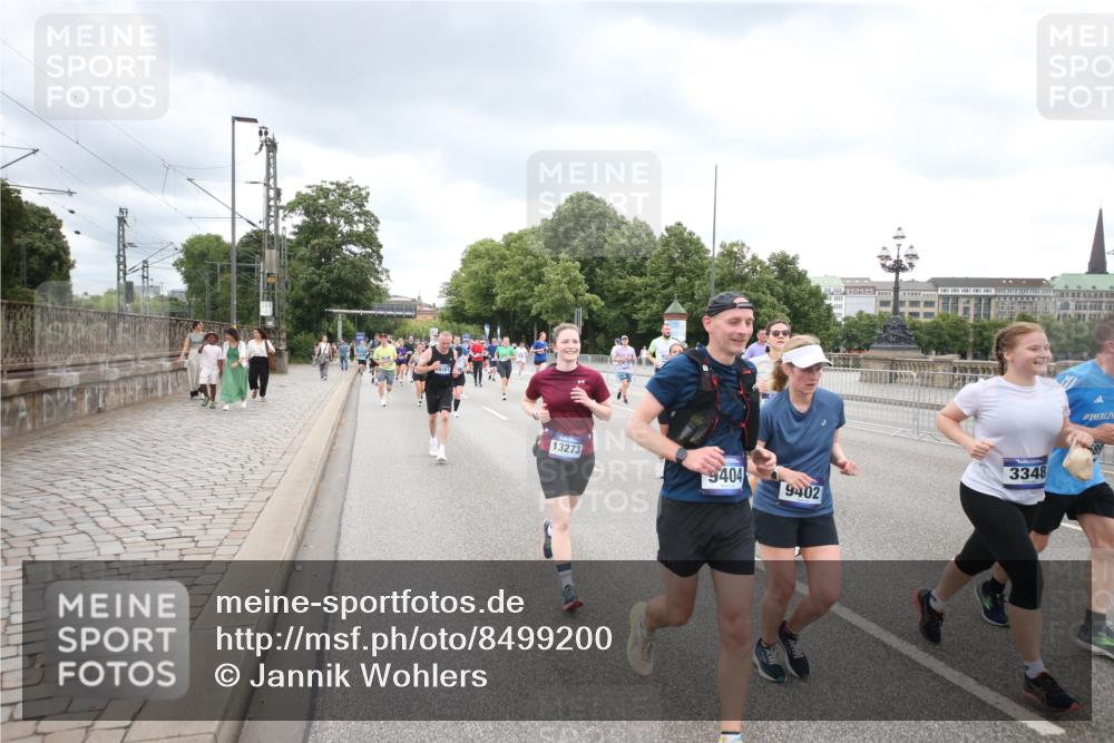 29.06.2025 - hella hamburg halbmarathon Jannik Wohlers http://msf.ph/oto/8499200 29.06.2025 10:56:31 Lombardsbrücke 1207, 2871, 2932, 3348, 3387, 3418, 3470, 3485, 3516, 3517, 4094, 4118, 4568, 4569, 5589, 5944, 6284, 6348, 6349, 6981, 7381, 7416, 7417, 7964, 8150, 8197, 8546, 9298, 9299, 9402, 9404, 9513, 9517, 9902, 9905, 10016, 10138, 10142, 10309, 10450, 10632, 11047, 11050, 12226, 12328, 12345, 12828, 12829, 12993, 13194, 13273, 13276, 13671, 13801, 13834, 13878, 14117, 14472, 15215, 15499, 15630, 15748, 15823 meine-sportfotos.de