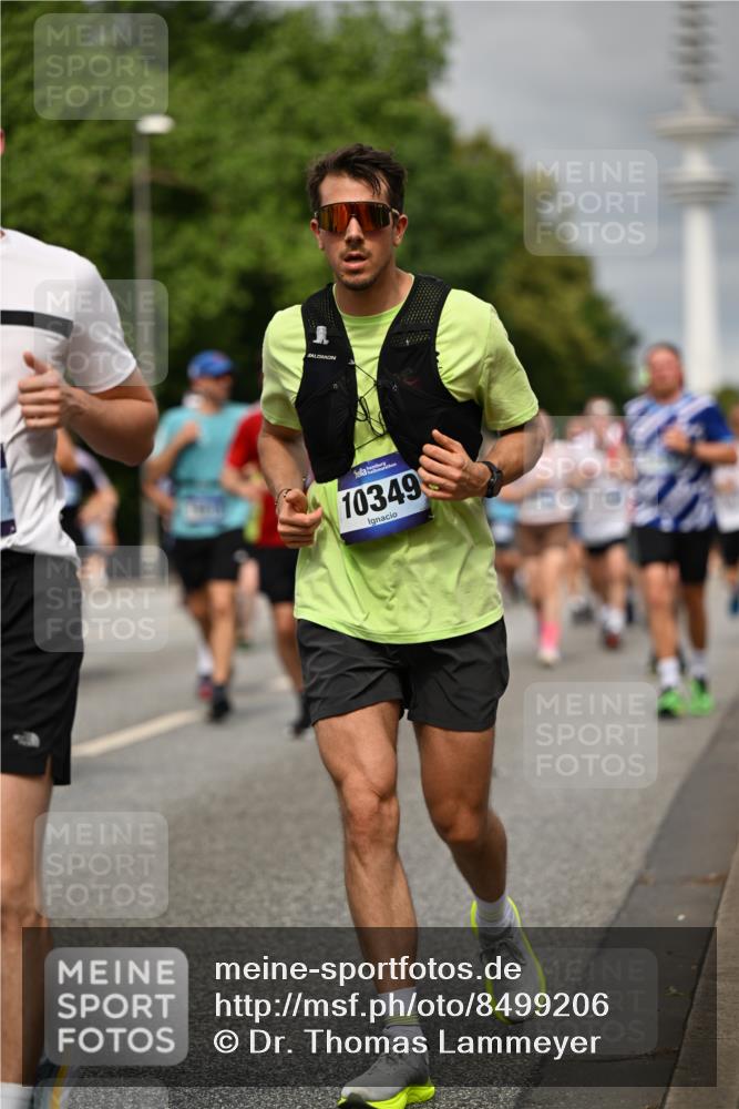 29.06.2025 - hella hamburg halbmarathon Dr. Thomas Lammeyer http://msf.ph/oto/8499206 29.06.2025 10:24:01 Kennedybrücke 1145, 2405, 2795, 2918, 2993, 2995, 3278, 3446, 3631, 3678, 4170, 4539, 4562, 4570, 4614, 4979, 5035, 5123, 5178, 5251, 5397, 5429, 5556, 5834, 5849, 5878, 6444, 6796, 6797, 6872, 6874, 6939, 7137, 7248, 7249, 7647, 7744, 7836, 7917, 8427, 8537, 10349, 10594, 10622, 11028, 11036, 11247 meine-sportfotos.de