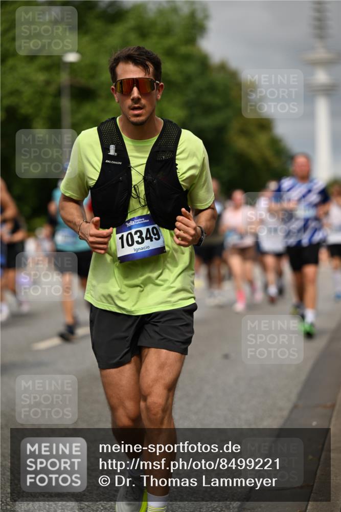 29.06.2025 - hella hamburg halbmarathon Dr. Thomas Lammeyer http://msf.ph/oto/8499221 29.06.2025 10:24:02 Kennedybrücke 1145, 2405, 2795, 2918, 2993, 2995, 3278, 3446, 3631, 3678, 4539, 4562, 4570, 4614, 4979, 5035, 5123, 5251, 5397, 5429, 5556, 5834, 5849, 5878, 6444, 6796, 6797, 6872, 6874, 6939, 7137, 7248, 7249, 7647, 7744, 7836, 7917, 8427, 8537, 10349, 10594, 10622, 11028, 11036, 11247 meine-sportfotos.de