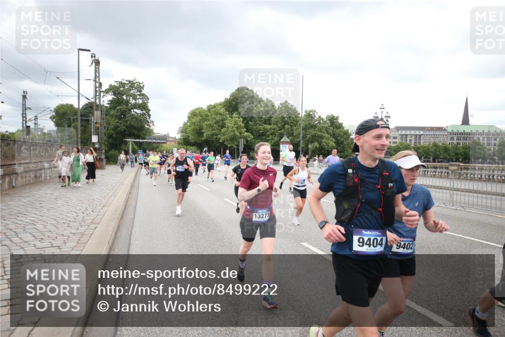 29.06.2025 - hella hamburg halbmarathon Jannik Wohlers http://msf.ph/oto/8499222 29.06.2025 10:56:31 Lombardsbrücke 1207, 2871, 2932, 3348, 3387, 3418, 3470, 3485, 3516, 3517, 4094, 4118, 4568, 4569, 5589, 5944, 6284, 6348, 6349, 6981, 7381, 7416, 7417, 7964, 8150, 8197, 8546, 9298, 9299, 9402, 9404, 9513, 9517, 9902, 9905, 10016, 10138, 10142, 10309, 10450, 10632, 11047, 11050, 12226, 12328, 12345, 12828, 12829, 12993, 13194, 13273, 13276, 13671, 13801, 13834, 13878, 14117, 14472, 15215, 15499, 15630, 15748, 15823 meine-sportfotos.de