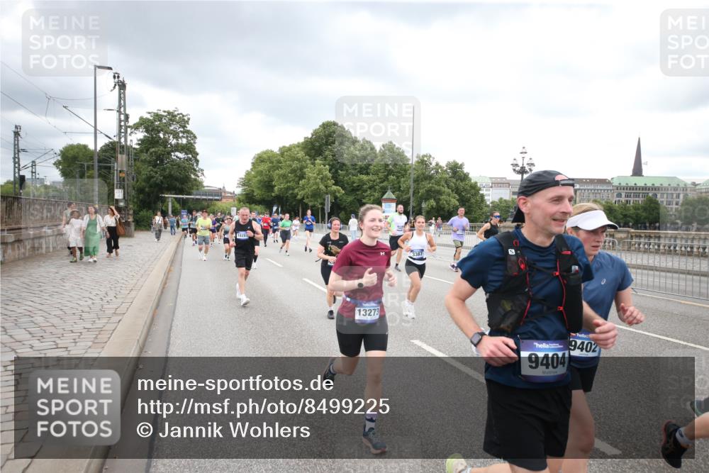 29.06.2025 - hella hamburg halbmarathon Jannik Wohlers http://msf.ph/oto/8499225 29.06.2025 10:56:31 Lombardsbrücke 1207, 2871, 2932, 3348, 3387, 3418, 3470, 3485, 3516, 3517, 4094, 4118, 4568, 4569, 5589, 5944, 6284, 6348, 6349, 6981, 7381, 7416, 7417, 7964, 8150, 8197, 8546, 9298, 9299, 9402, 9404, 9513, 9517, 9902, 9905, 10016, 10138, 10142, 10309, 10450, 10632, 11047, 11050, 12226, 12328, 12345, 12828, 12829, 12993, 13194, 13273, 13276, 13671, 13801, 13834, 13878, 14117, 14472, 15215, 15499, 15630, 15748, 15823 meine-sportfotos.de