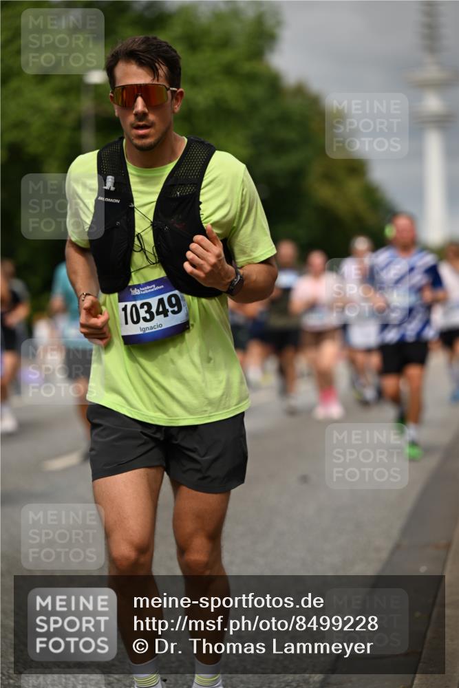 29.06.2025 - hella hamburg halbmarathon Dr. Thomas Lammeyer http://msf.ph/oto/8499228 29.06.2025 10:24:02 Kennedybrücke 1145, 2405, 2795, 2918, 2993, 2995, 3278, 3446, 3631, 3678, 4539, 4562, 4570, 4614, 4979, 5035, 5123, 5251, 5397, 5429, 5556, 5834, 5849, 5878, 6444, 6796, 6797, 6872, 6874, 6939, 7137, 7248, 7249, 7647, 7744, 7836, 7917, 8427, 8537, 10349, 10594, 10622, 11028, 11036, 11247 meine-sportfotos.de
