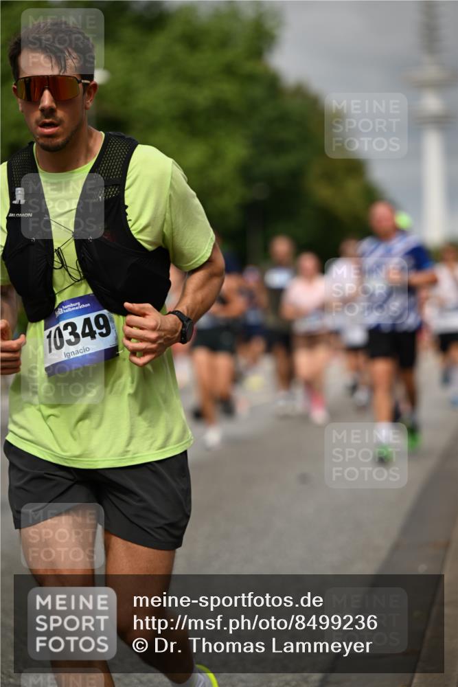 29.06.2025 - hella hamburg halbmarathon Dr. Thomas Lammeyer http://msf.ph/oto/8499236 29.06.2025 10:24:02 Kennedybrücke 1145, 2405, 2795, 2918, 2993, 2995, 3278, 3446, 3631, 3678, 4539, 4562, 4570, 4614, 4979, 5035, 5123, 5251, 5397, 5429, 5556, 5834, 5849, 5878, 6444, 6796, 6797, 6872, 6874, 6939, 7137, 7248, 7249, 7647, 7744, 7836, 7917, 8427, 8537, 10349, 10594, 10622, 11028, 11036, 11247 meine-sportfotos.de