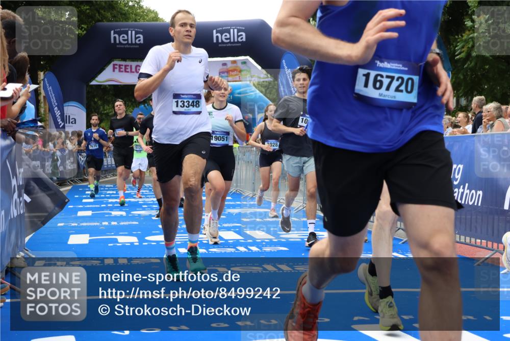 29.06.2025 - hella hamburg halbmarathon Strokosch-Dieckow http://msf.ph/oto/8499242 29.06.2025 10:43:24 Ziel 2653, 3109, 3124, 3146, 3928, 4080, 5124, 5436, 5506, 7635, 8664, 9931, 10099, 10237, 10246, 11648, 12623, 13348, 15921, 16338, 16720, 17391, 18274, 18513, 18810, 18942, 18987, 19009, 19051 meine-sportfotos.de