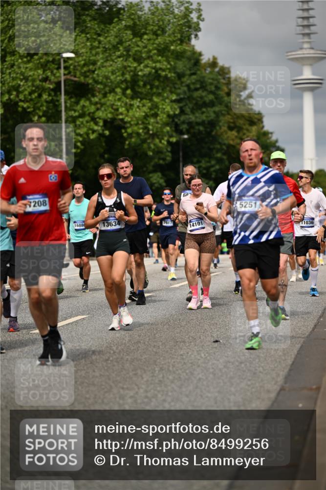 29.06.2025 - hella hamburg halbmarathon Dr. Thomas Lammeyer http://msf.ph/oto/8499256 29.06.2025 10:24:03 Kennedybrücke 1145, 2357, 2405, 2795, 2918, 2993, 2995, 3278, 3446, 3631, 3678, 4539, 4562, 4570, 4614, 4979, 5035, 5123, 5251, 5397, 5429, 5556, 5834, 5849, 5878, 6444, 6796, 6797, 6872, 6874, 6939, 7137, 7248, 7249, 7647, 7744, 7836, 7917, 8427, 8537, 10349, 10594, 10622, 11028, 11036, 11247 meine-sportfotos.de