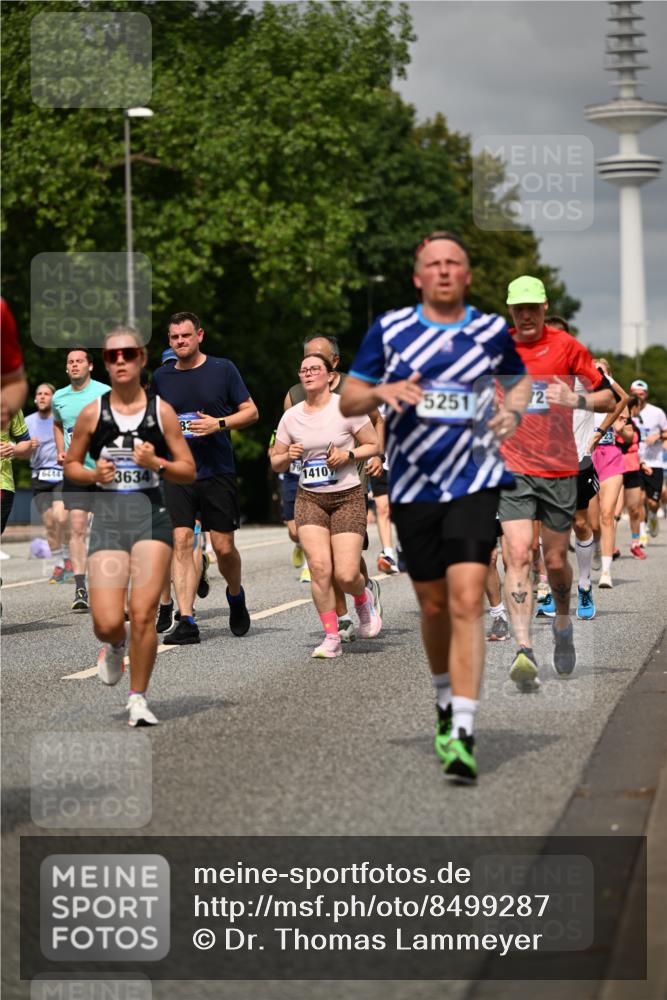 29.06.2025 - hella hamburg halbmarathon Dr. Thomas Lammeyer http://msf.ph/oto/8499287 29.06.2025 10:24:04 Kennedybrücke 1145, 2357, 2405, 2795, 2918, 2993, 2995, 3278, 3446, 3631, 3678, 4539, 4562, 4570, 4614, 4979, 5035, 5123, 5251, 5397, 5429, 5556, 5834, 5849, 5878, 6444, 6796, 6797, 6872, 6874, 6939, 7137, 7248, 7249, 7647, 7744, 7836, 7917, 8427, 10349, 10594, 10622, 11028, 11036, 11247 meine-sportfotos.de