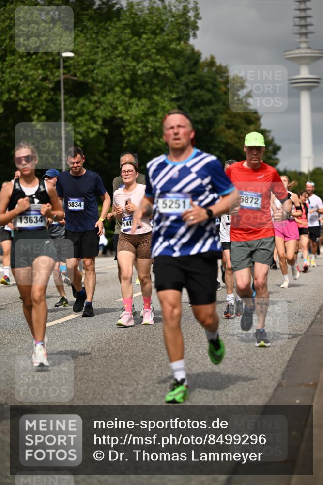 29.06.2025 - hella hamburg halbmarathon Dr. Thomas Lammeyer http://msf.ph/oto/8499296 29.06.2025 10:24:04 Kennedybrücke 1145, 2357, 2405, 2795, 2918, 2993, 2995, 3278, 3446, 3631, 3678, 4539, 4562, 4570, 4614, 4979, 5035, 5123, 5251, 5397, 5429, 5556, 5834, 5849, 5878, 6444, 6796, 6797, 6872, 6874, 6939, 7137, 7248, 7249, 7647, 7744, 7836, 7917, 8427, 10349, 10594, 10622, 11028, 11036, 11247 meine-sportfotos.de