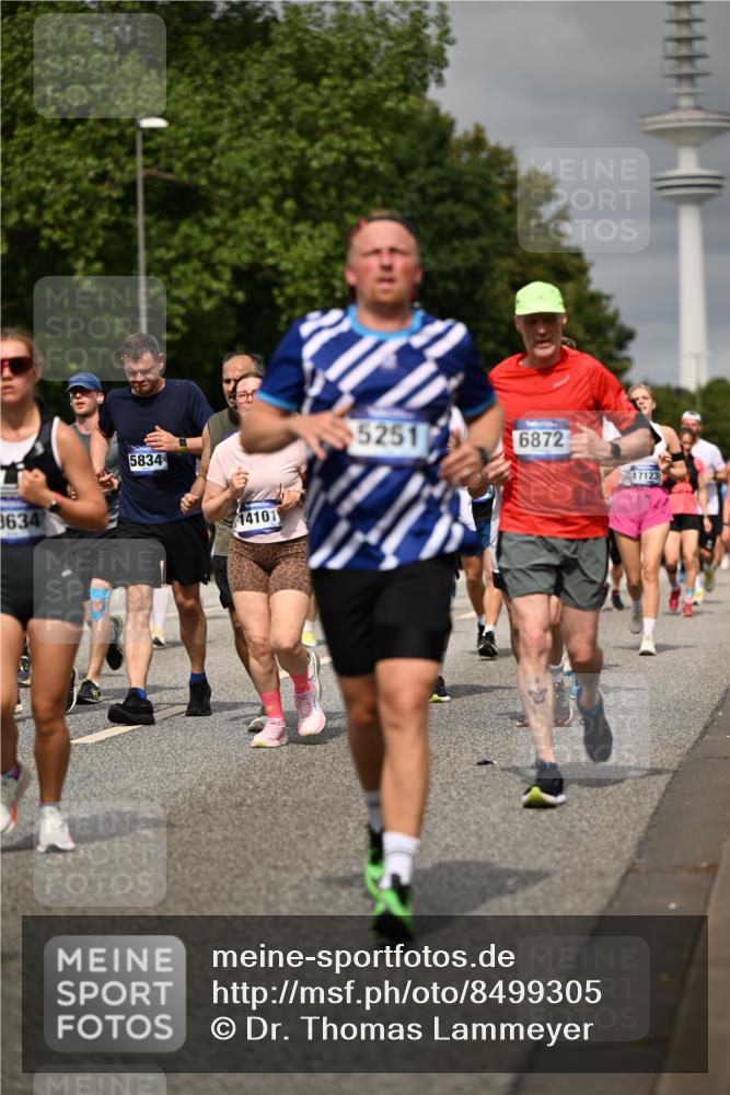 29.06.2025 - hella hamburg halbmarathon Dr. Thomas Lammeyer http://msf.ph/oto/8499305 29.06.2025 10:24:04 Kennedybrücke 1145, 2357, 2405, 2795, 2918, 2993, 2995, 3278, 3446, 3631, 3678, 4539, 4562, 4570, 4614, 4979, 5035, 5123, 5251, 5397, 5429, 5556, 5834, 5849, 5878, 6444, 6796, 6797, 6872, 6874, 6939, 7137, 7248, 7249, 7647, 7744, 7836, 7917, 8427, 10349, 10594, 10622, 11028, 11036, 11247 meine-sportfotos.de